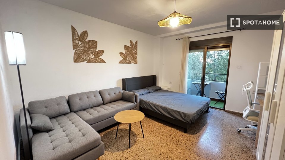 Double room Valencia, 5 beds — photo 4