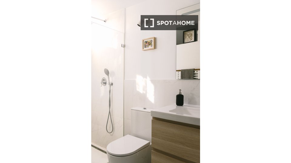 Apartment Lisbon, 1 bed, 80m² — photo 6