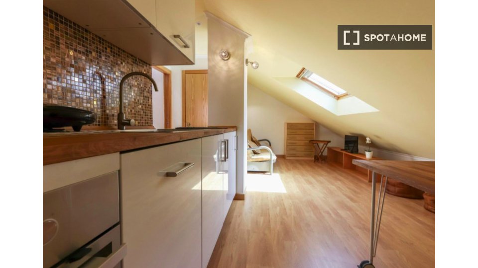 Double room Lisbon, 2 beds — photo 10