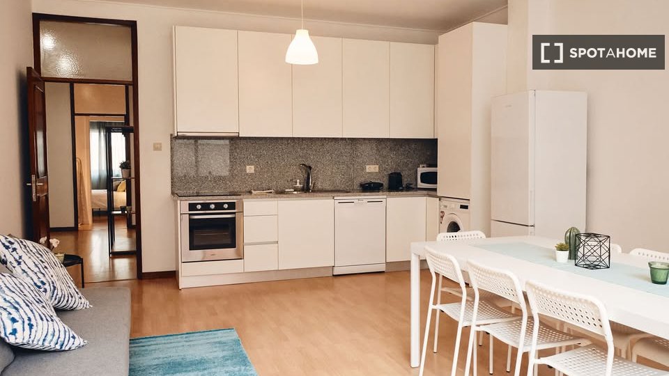 Double room Porto, 1 bed, 175m² — photo 13