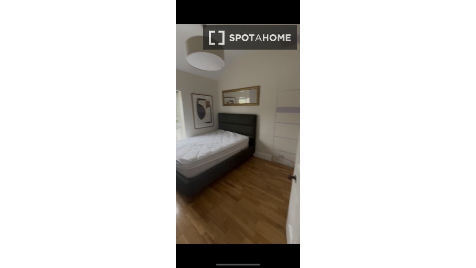 Double room Dublin, 3 beds, 600m² — photo 1