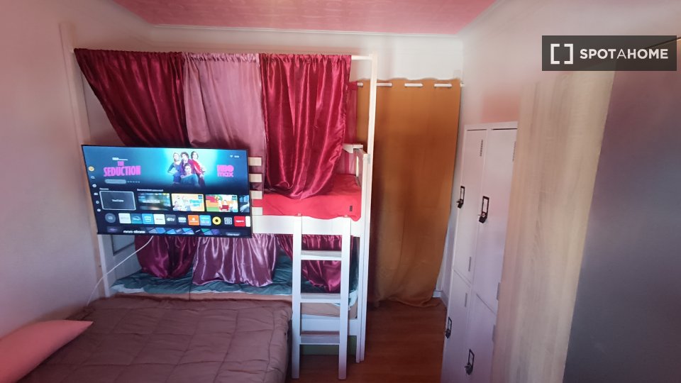 Double room Lisbon, 3 beds, 90m² — photo 92
