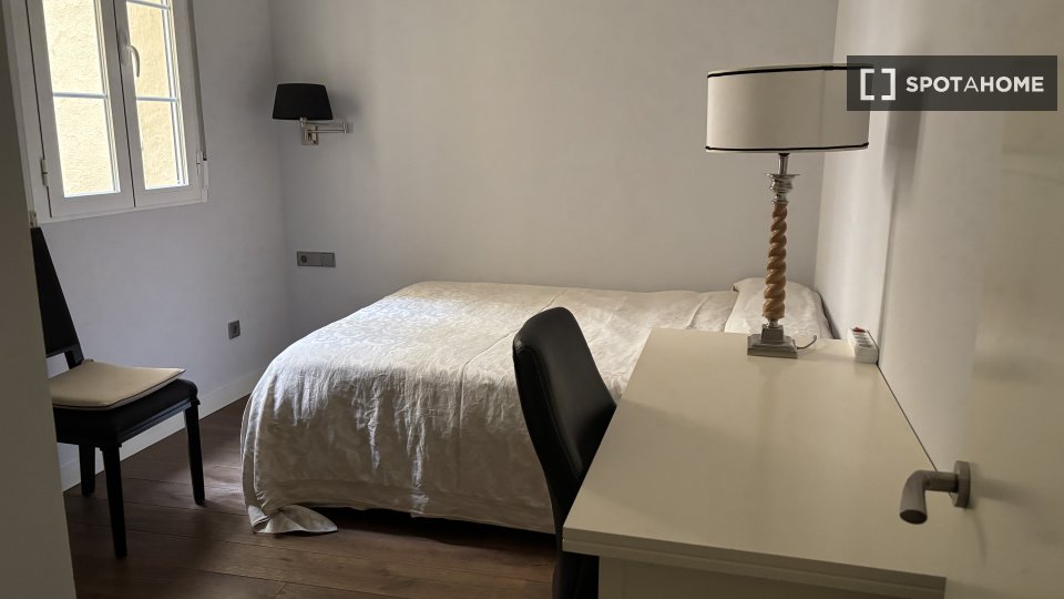 Double room Madrid, 3 beds, 160m² — photo 46