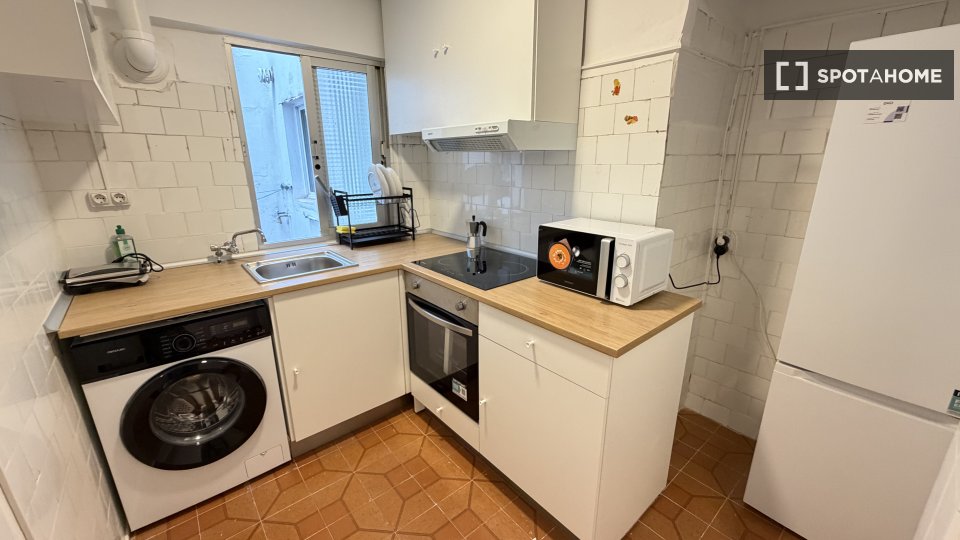 Double room Valencia, 4 beds, 75m² — photo 3