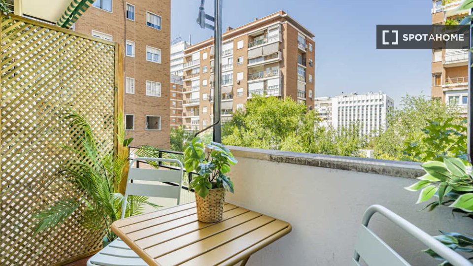 Double room Madrid, 6 beds — photo 74