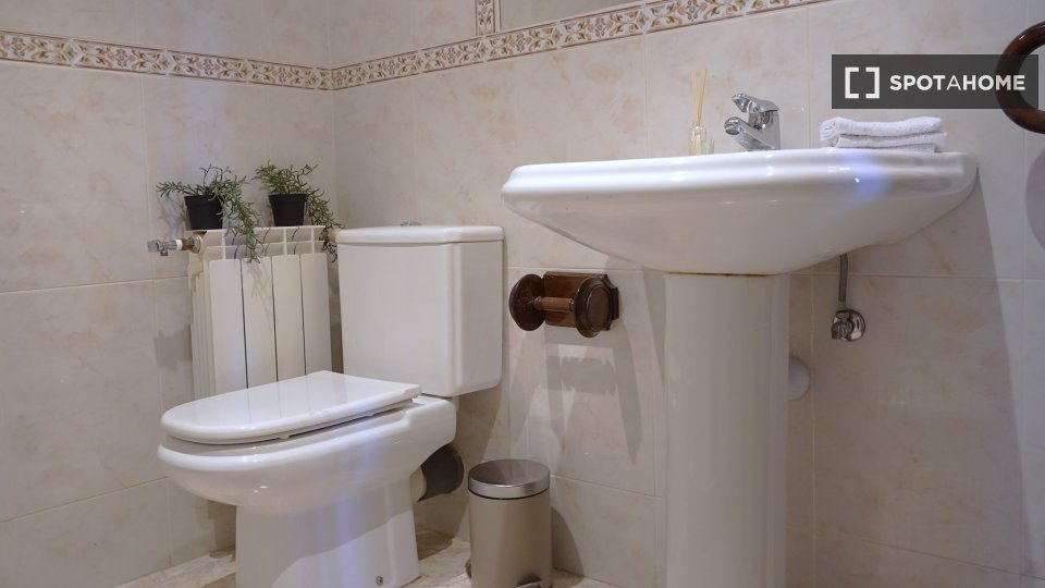 Double room Madrid, 4 beds — photo 18