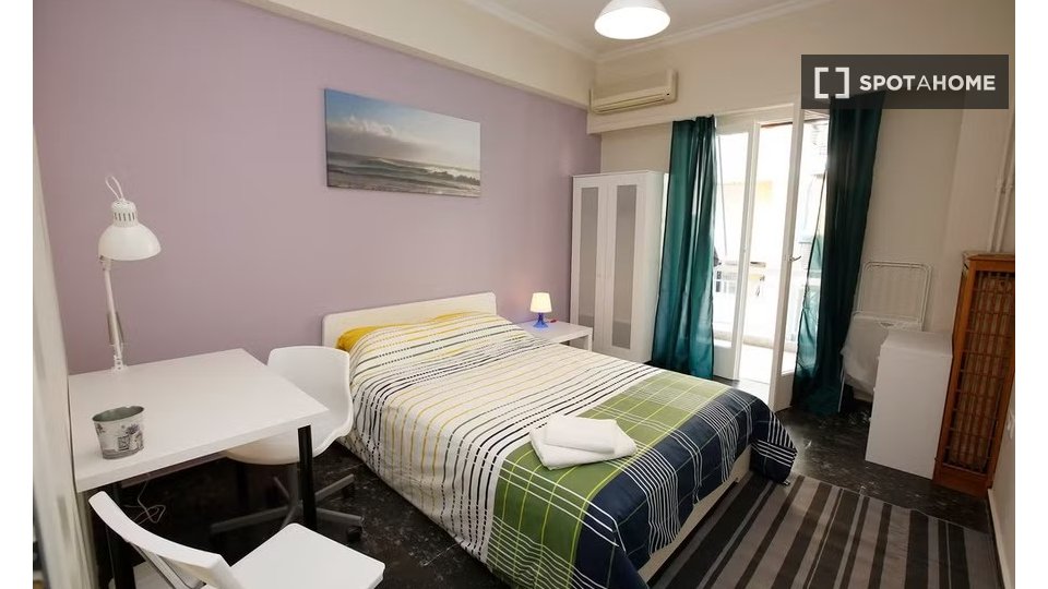 Double room Athens, 3 beds — photo 1