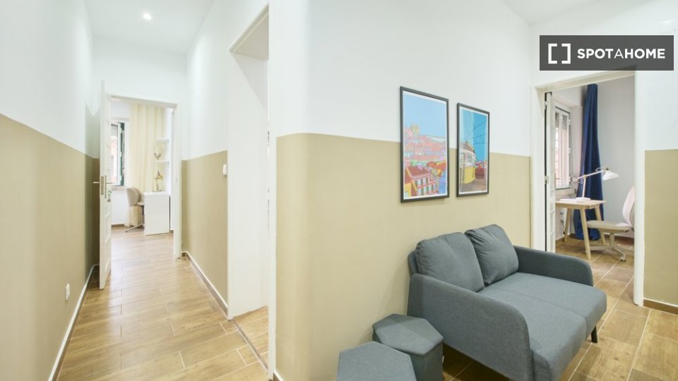 Double room Lisbon, 3 beds — photo 19