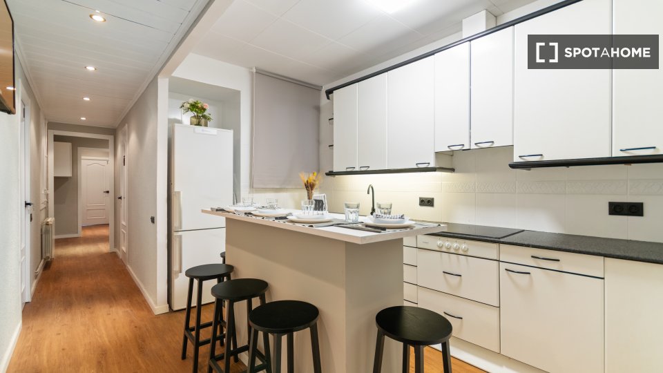 Double room Barcelona, 6 beds, 190m² — photo 7