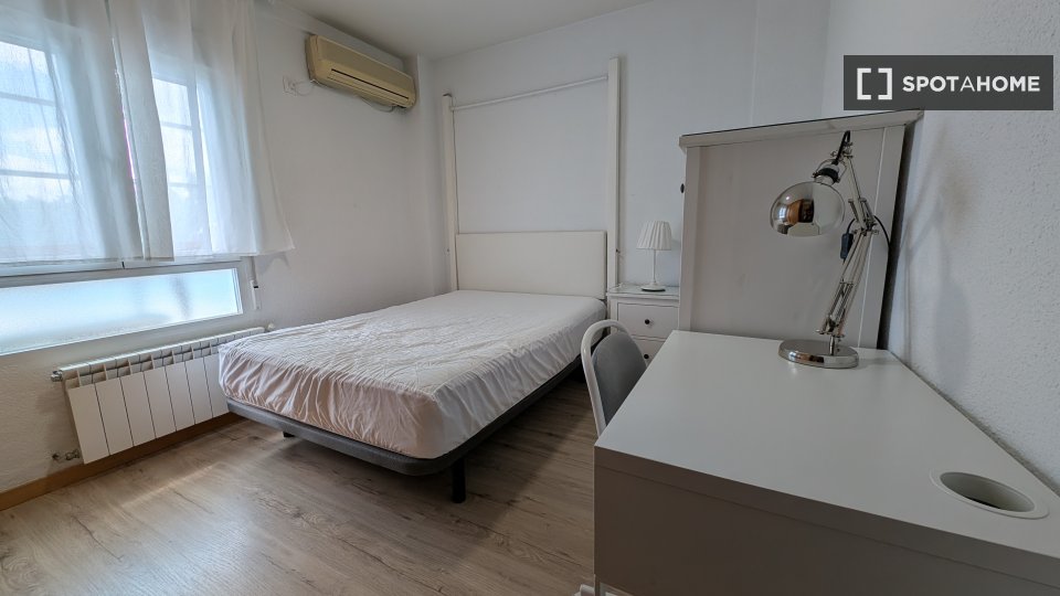 Double room Madrid, 4 beds, 90m² — photo 58