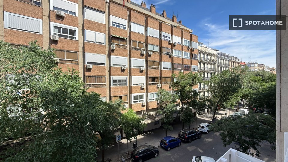Double room Madrid, 6 beds — photo 2