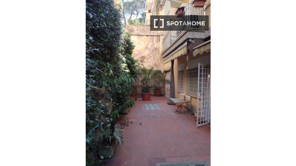 Apartment Rome, 1 bed — photo 18
