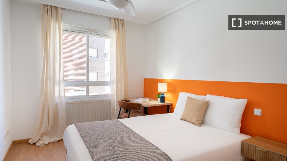 Double room Madrid, 5 beds — photo 12