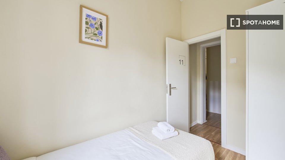 Double room Lisbon, 12 beds — photo 48