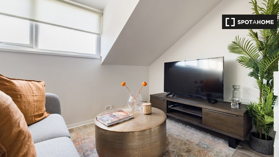 1bedroom apartment for rent in West London (ref 726549) Spotahome