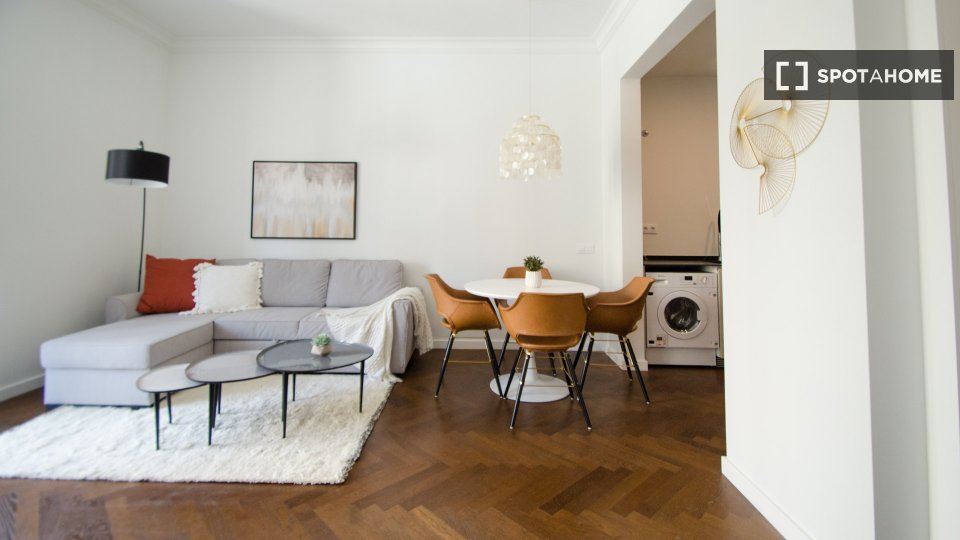 Apartment Barcelona, 2 beds, 80m² — photo 1