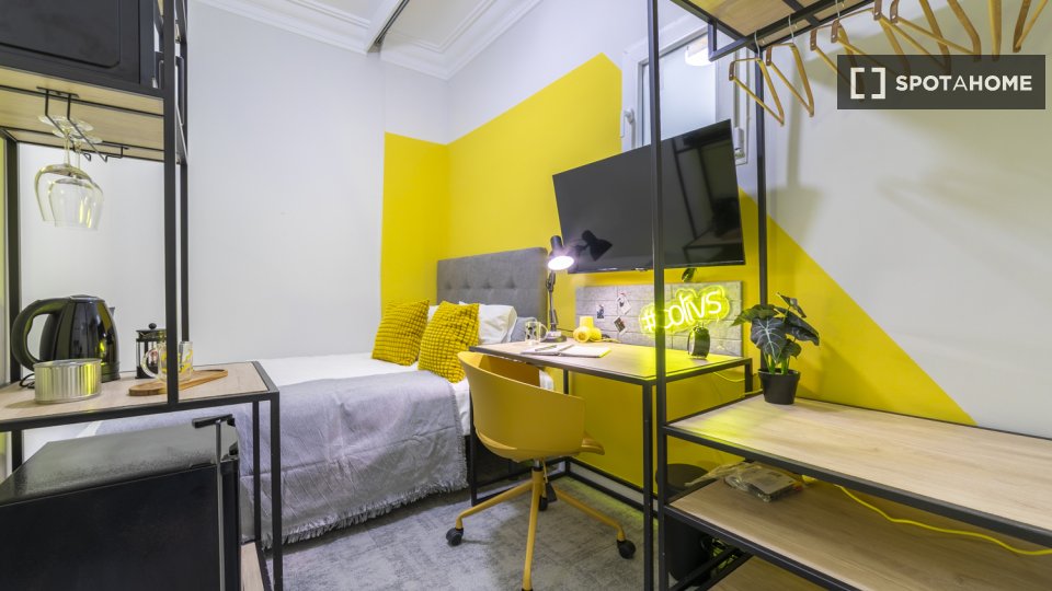 Double room Madrid, 10 beds, 162m² — photo 1