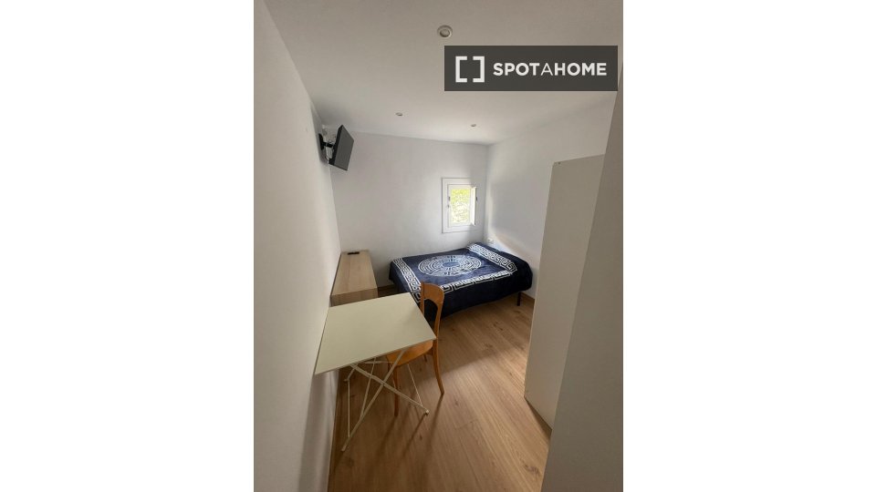 Double room Barcelona, 1 bed, 80m² — photo 1