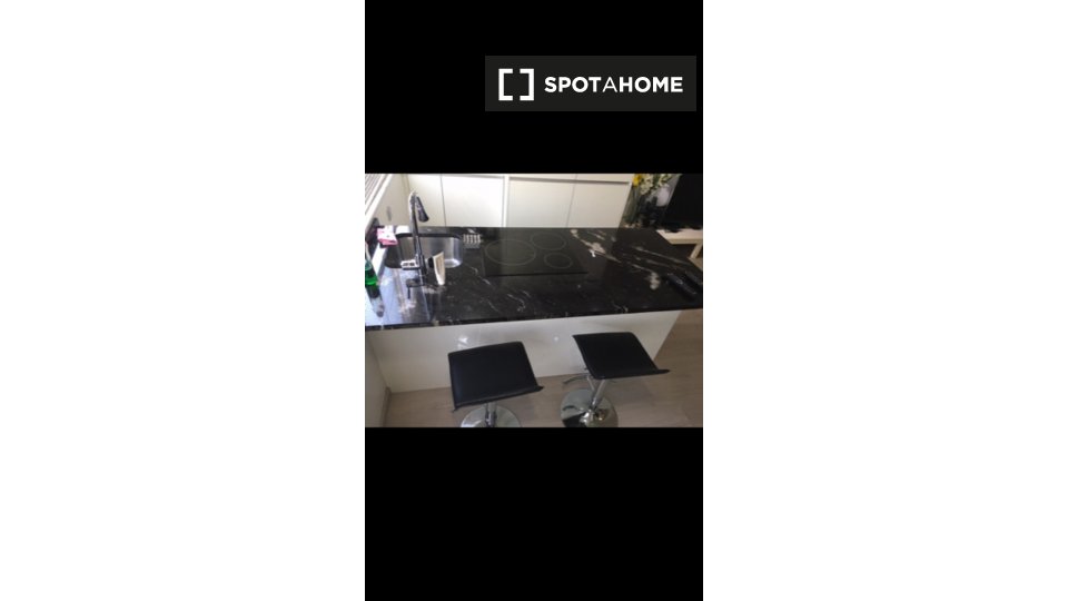 Double room Madrid, 3 beds, 90m² — photo 13