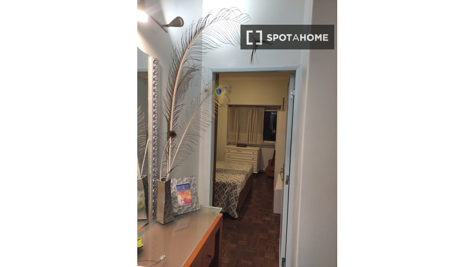 Apartment Lisbon, 2 beds, 75m² — photo 9