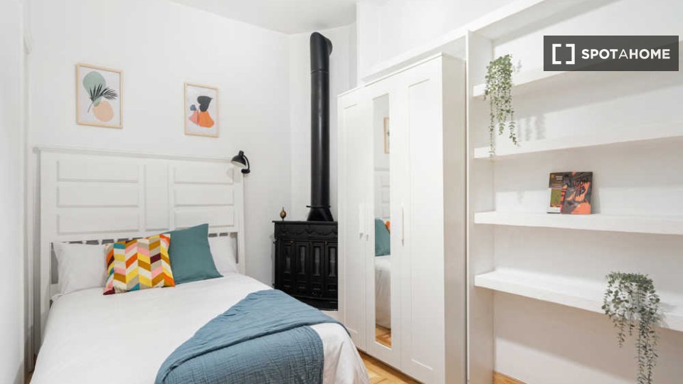 Double room Madrid, 7 beds — photo 36