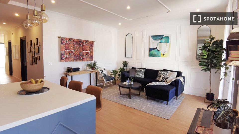 Apartment Lisbon, 3 beds, 110m² — photo 11