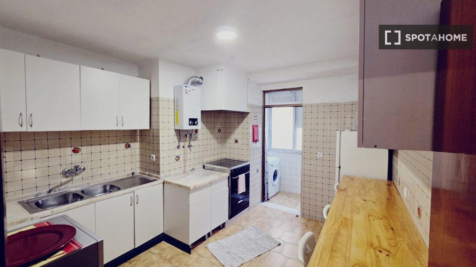Double room Lisbon, 5 beds, 125m² — photo 4
