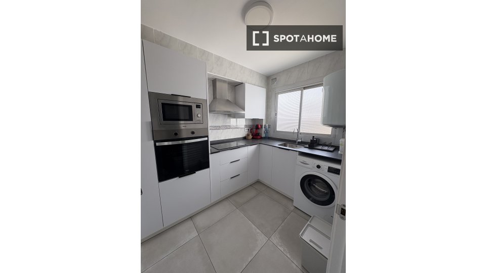 Double room Valencia, 3 beds, 70m² — photo 14