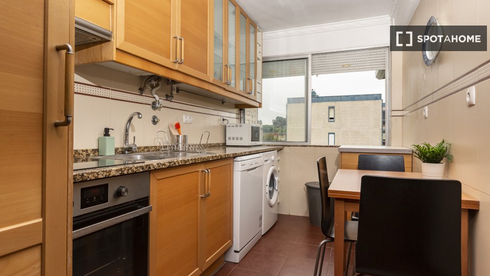 Double room Lisbon, 4 beds, 80m² — photo 3