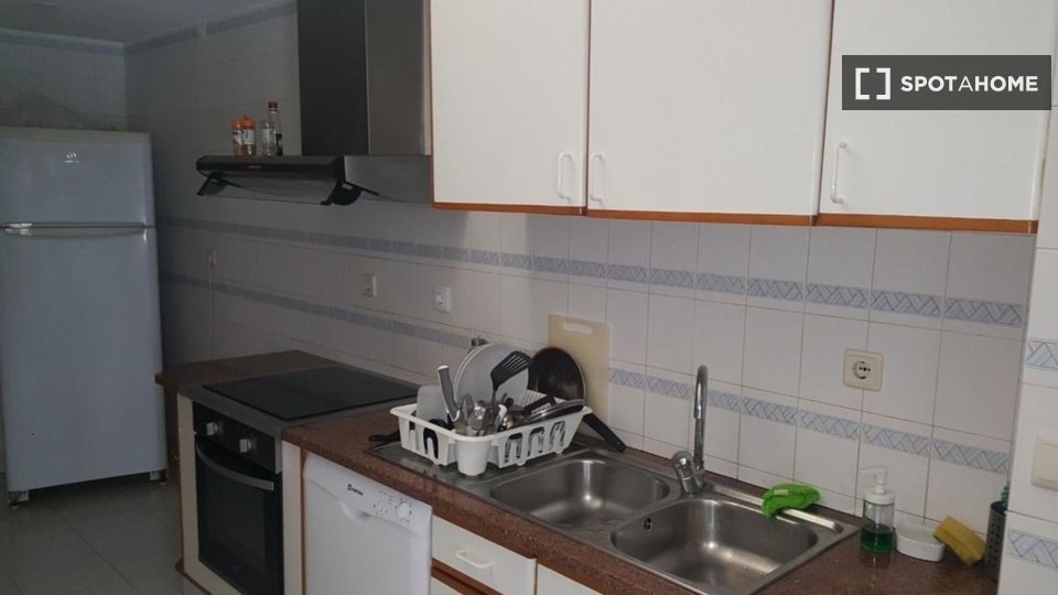 Double room Porto, 6 beds, 200m² — photo 6