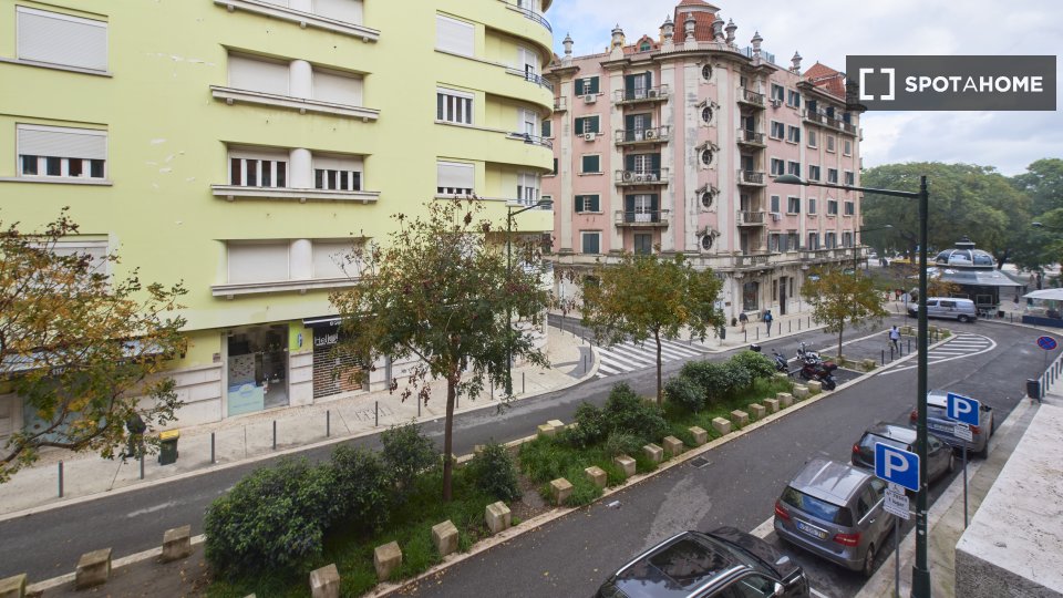 Double room Lisbon, 9 beds — photo 24