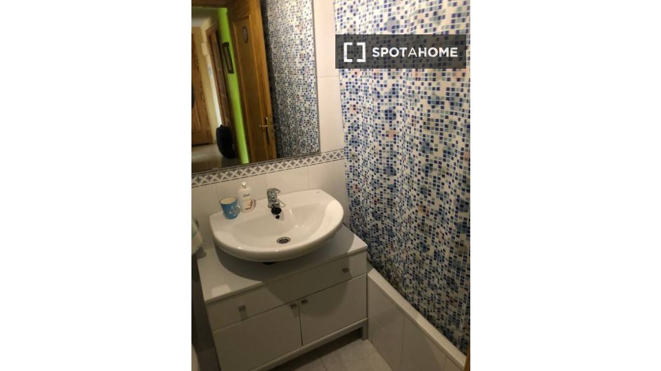 Double room Alicante, 2 beds, 80m² — photo 8