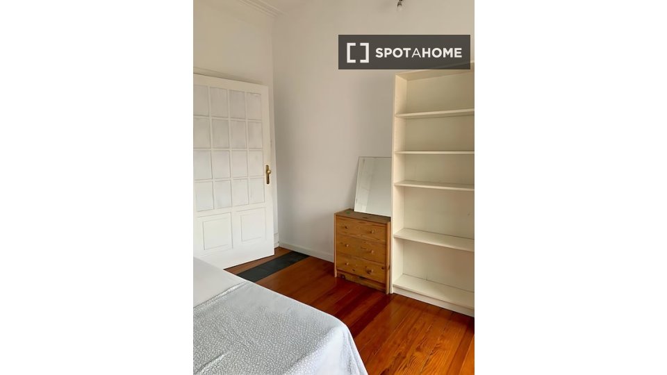 Double room Lisbon, 7 beds — photo 34