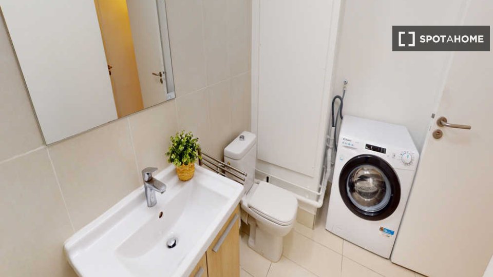 Double room Paris, 5 beds, 120m² — photo 12