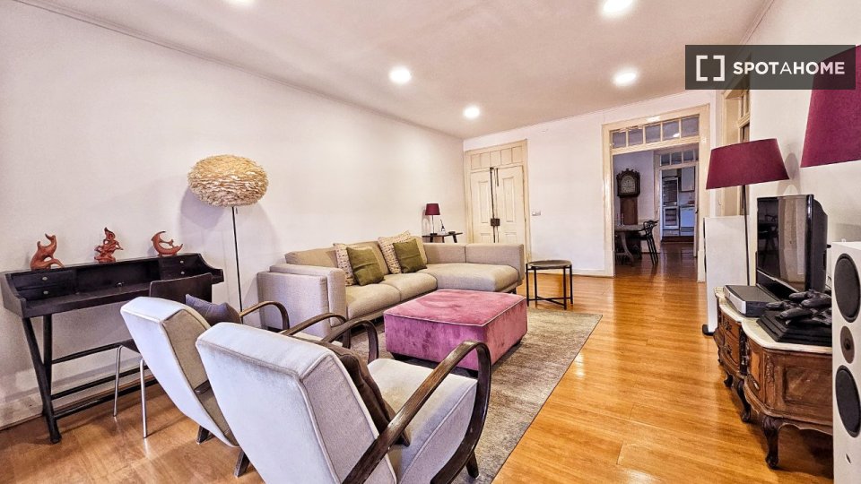 Apartment Lisbon, 2 beds, 100m² — photo 5