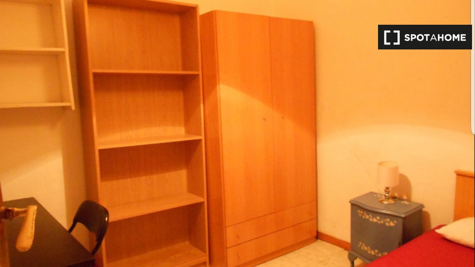 Double room Madrid, 7 beds, 125m² — photo 3