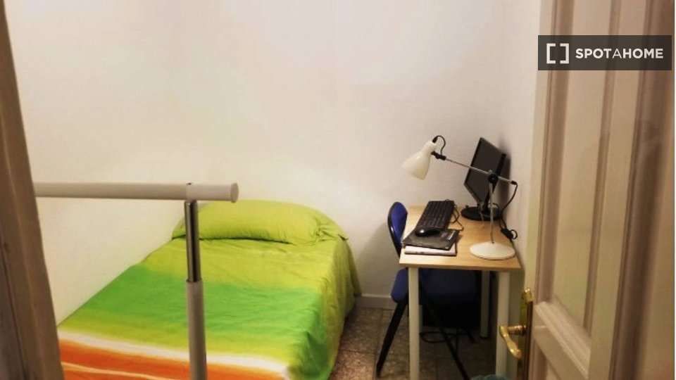 Double room Madrid, 5 beds, 110m² — photo 40