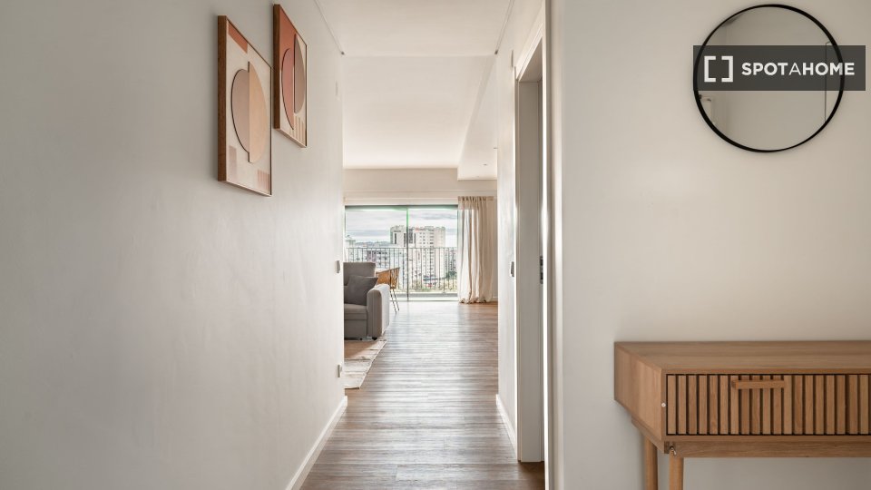 Apartment Lisbon, 3 beds, 118m² — photo 10