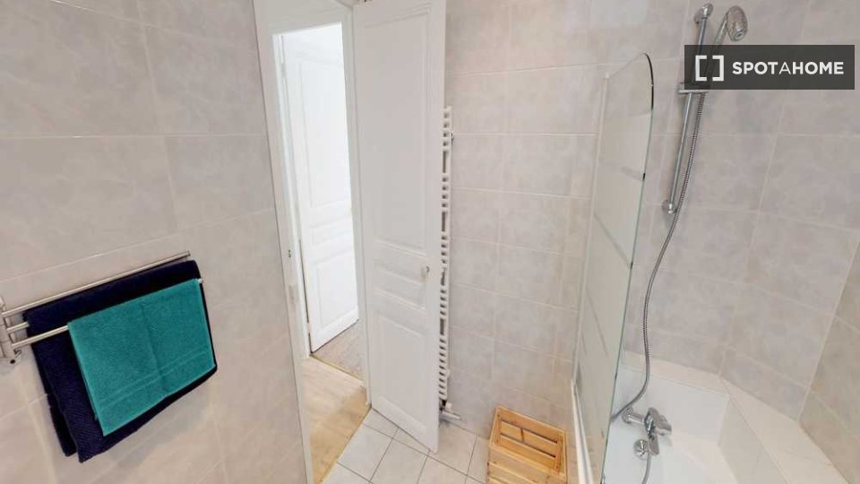 Double room Paris, 6 beds, 120m² — photo 15
