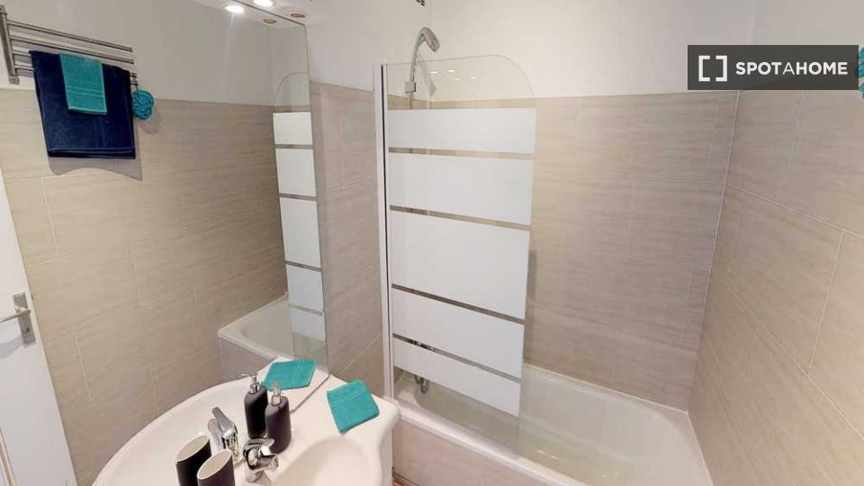 Double room Paris, 4 beds, 80m² — photo 4