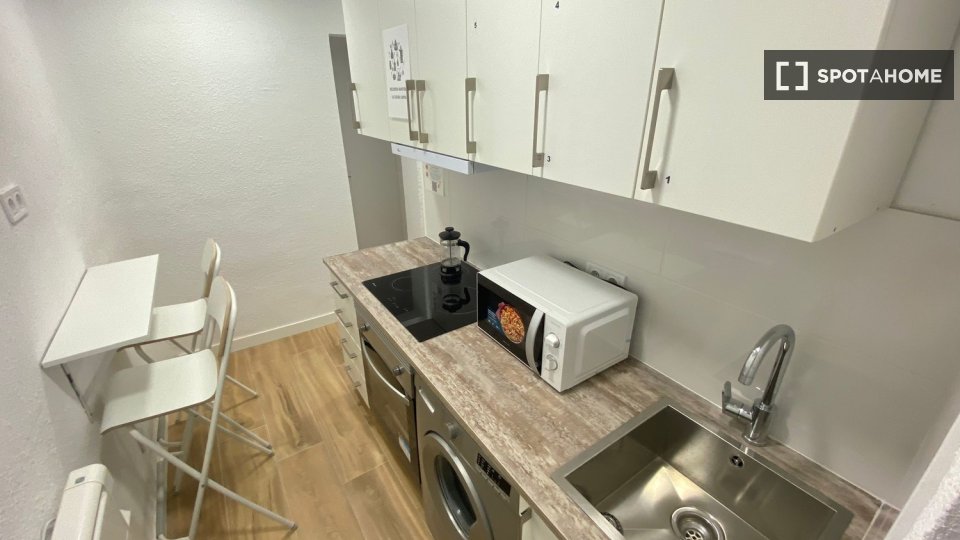 Double room Madrid, 5 beds — photo 19