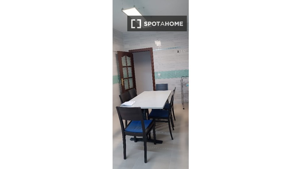 Double room Salamanca, 6 beds, 146m² — photo 3