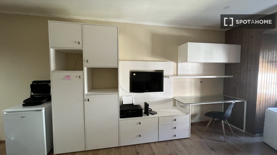 Apartment mono Lisbon, 42m² — photo 2