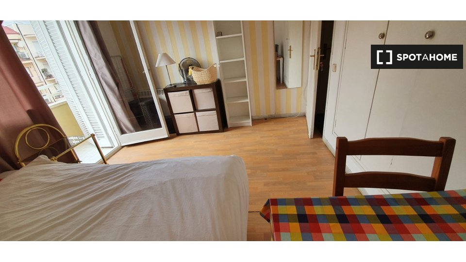 Double room Barcelona, 6 beds, 150m² — photo 1