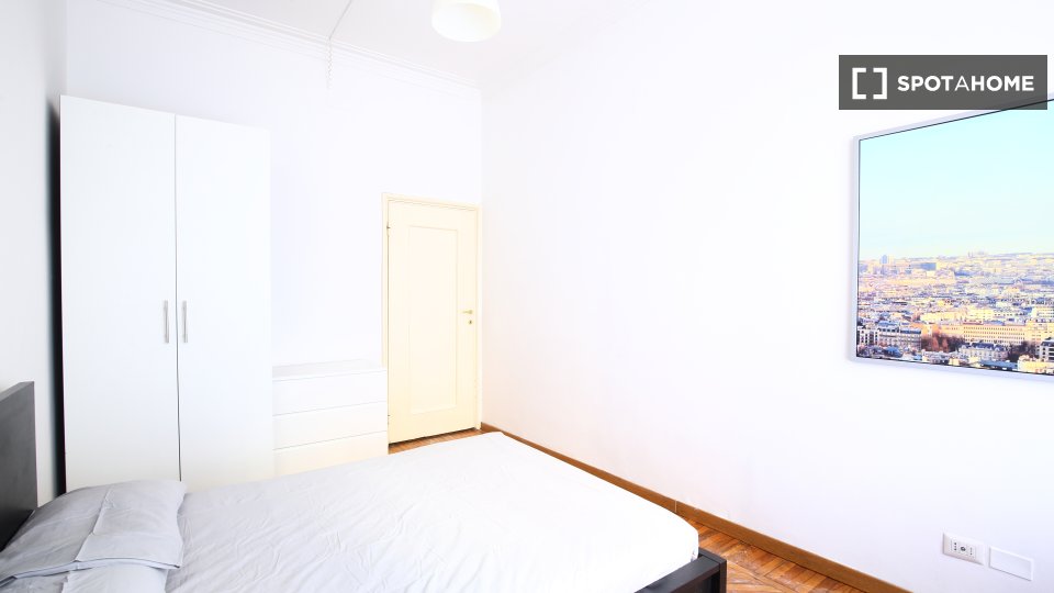 Double room Milan, 7 beds, 178m² — photo 2