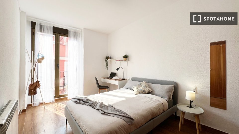 Double room Madrid, 9 beds, 200m² — photo 7