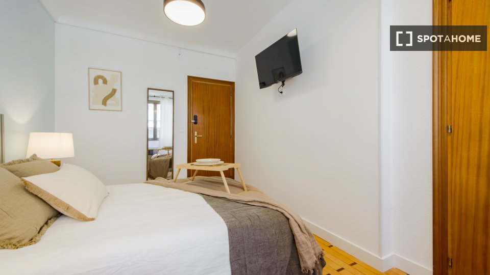 Double room Madrid, 7 beds, 135m² — photo 12
