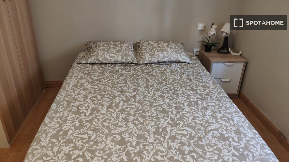 Double room Madrid, 3 beds — photo 11
