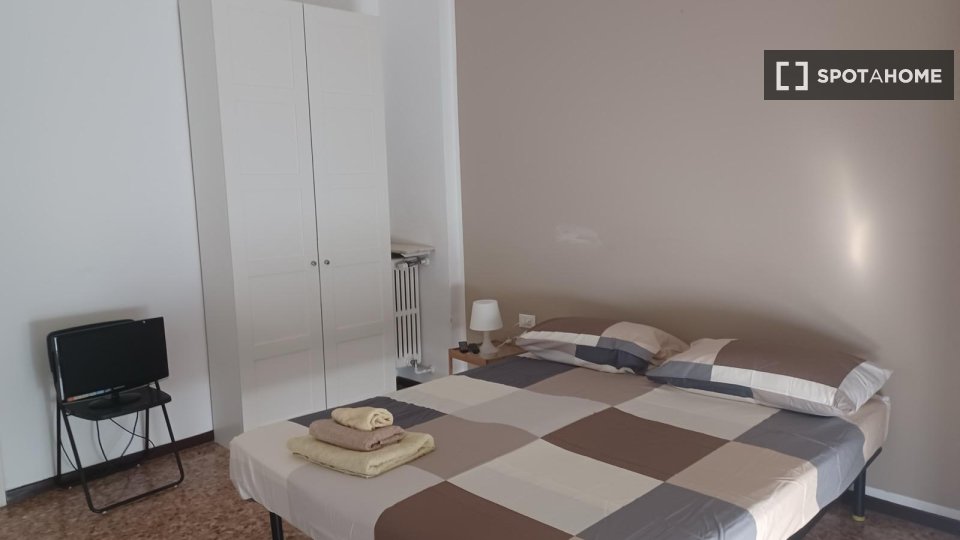 Double room Milan, 2 beds — photo 30