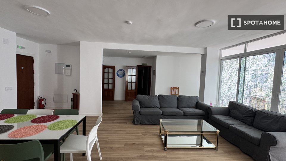Double room Malaga, 8 beds, 270m² — photo 24